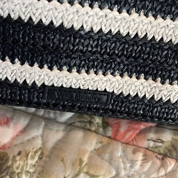 Vera Bradley wristlet  - Picture 5 of 7